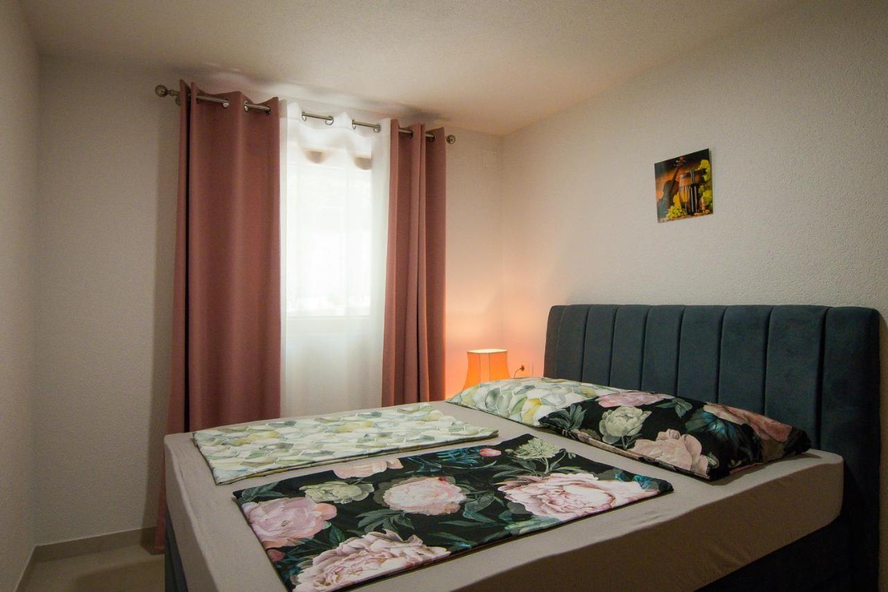 צלינה Apartments Ivica & Marica מראה חיצוני תמונה
